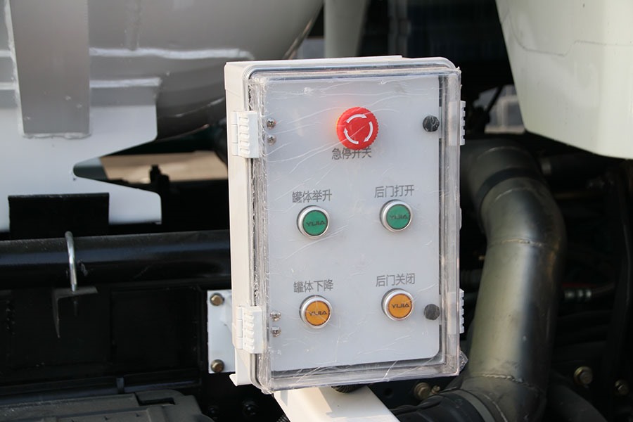 電動(dòng)吸污車(chē)細(xì)節(jié)圖